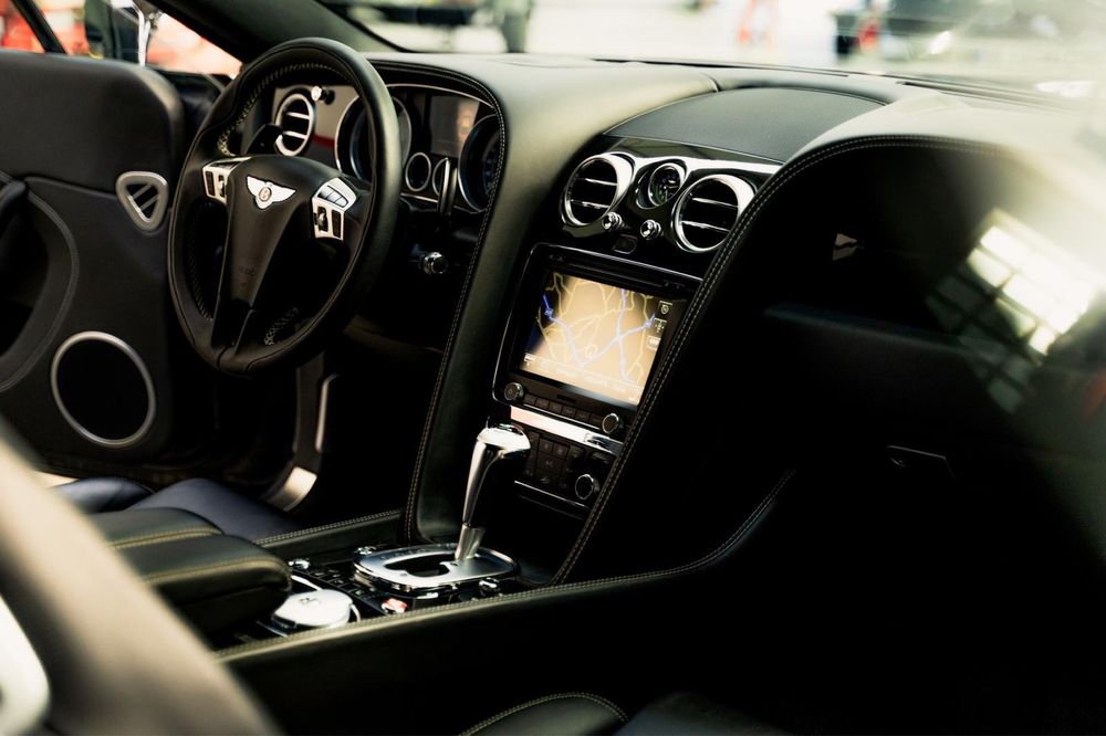 Bentley Continental GT - V8
