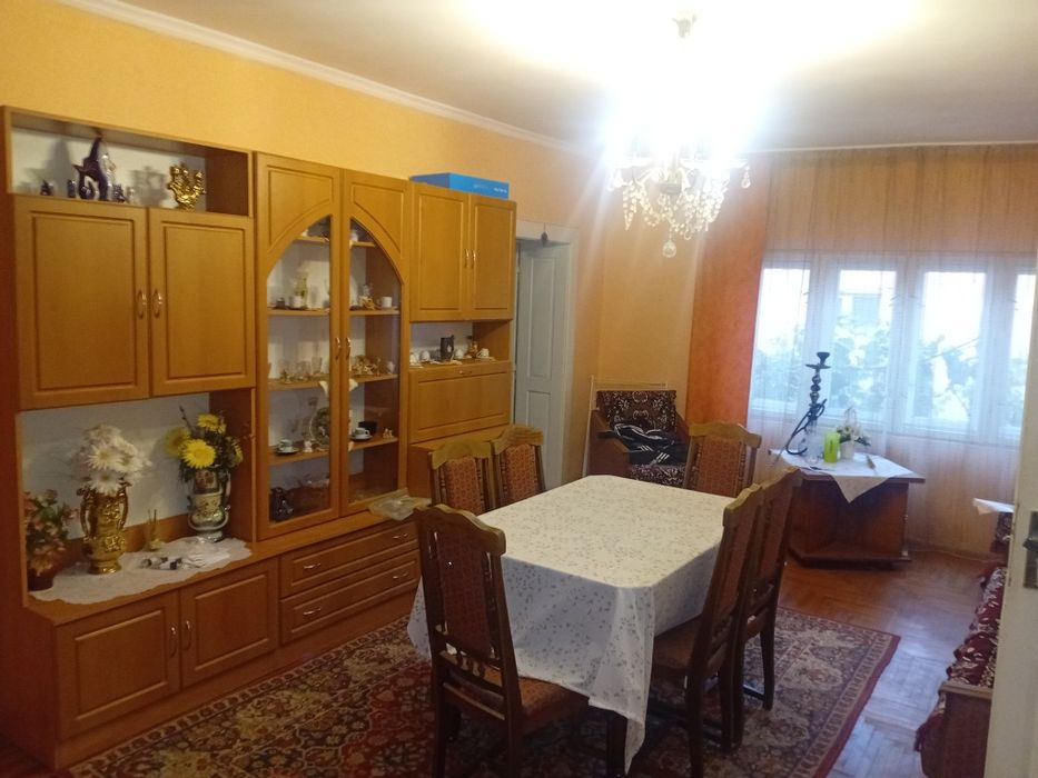Терміново! Класний дім для проживання двох сімей в Берегові. Торг !!!