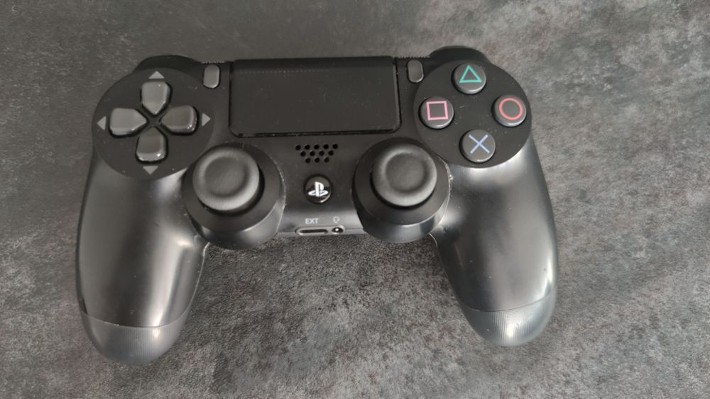 Playstation 4 Pro 1TB de memória