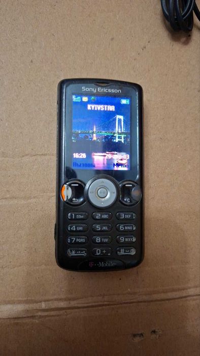 Sony Ericsson W810i  в комплекті