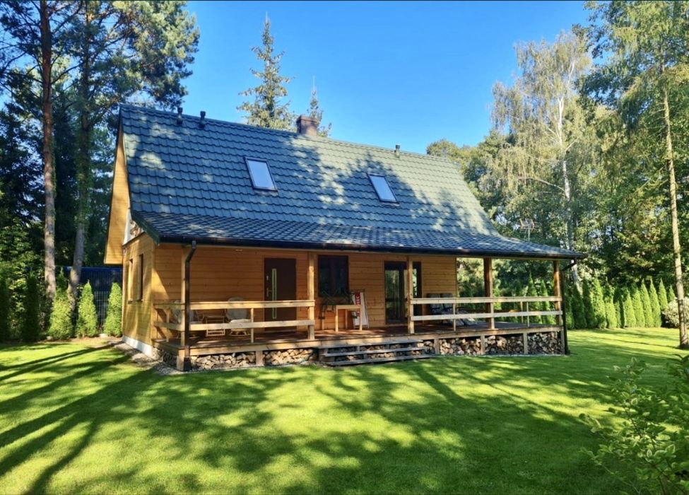 Dom z pieknym ogrodem w lesie nad Narwią na wynajem