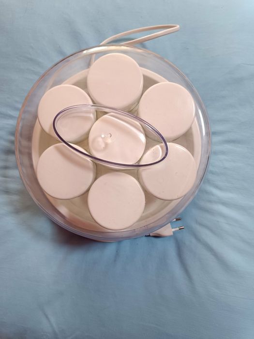 Йогуртниця стан нової