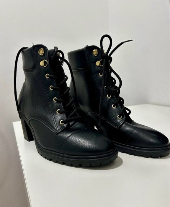 Bota Coturno Feminina Preta Salto Grosso