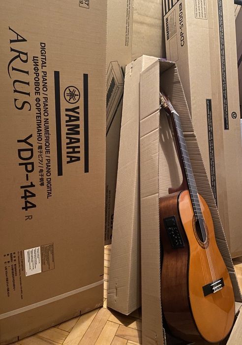 Классическая гитара со звукоснимателем Yamaha C 70+Чехол: 7 990 грн ...
