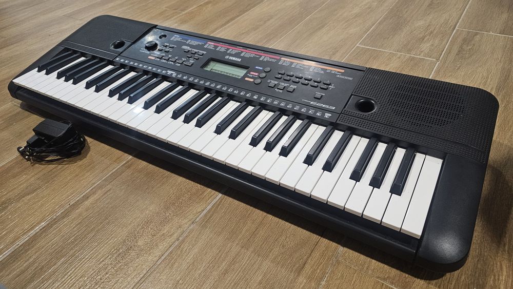 Piano Yamaha PSR-E263