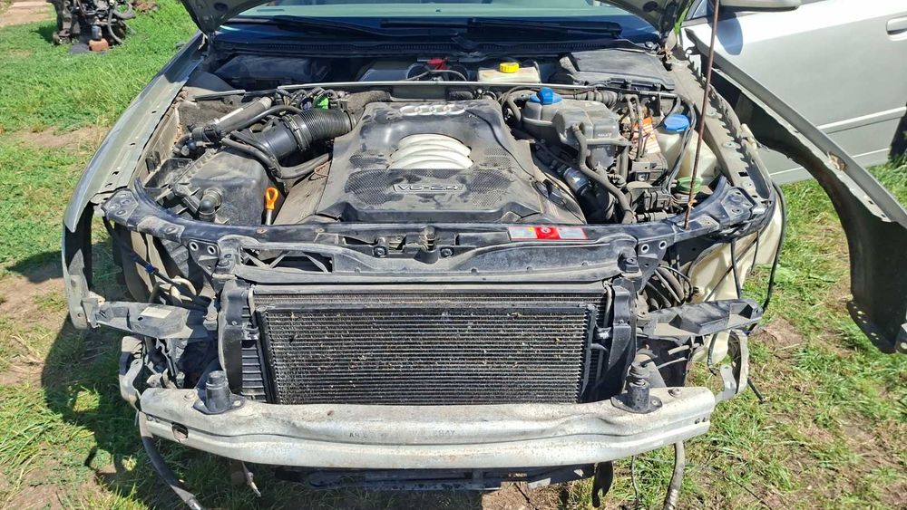 Ауди А4 Б6 панель передняя, телевизор Audi A4 B6  акпп Ауді А4 Б6 8E0805594B
двигун 2.4 BDV, акпп 2.4 fyx