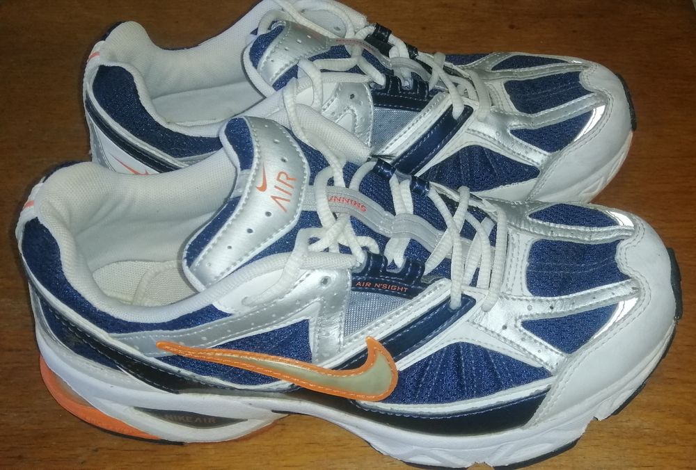 Кросівки чоловічі