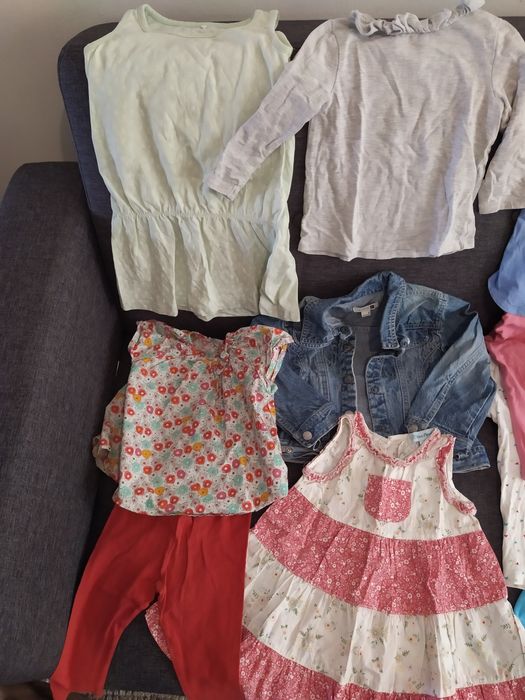 Lote 30 -  20 peças de roupa de menina Verão 2 anos