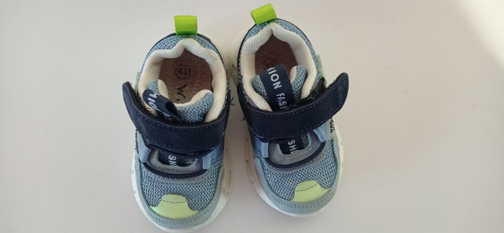 Кроссовки на мальчика 19 размер