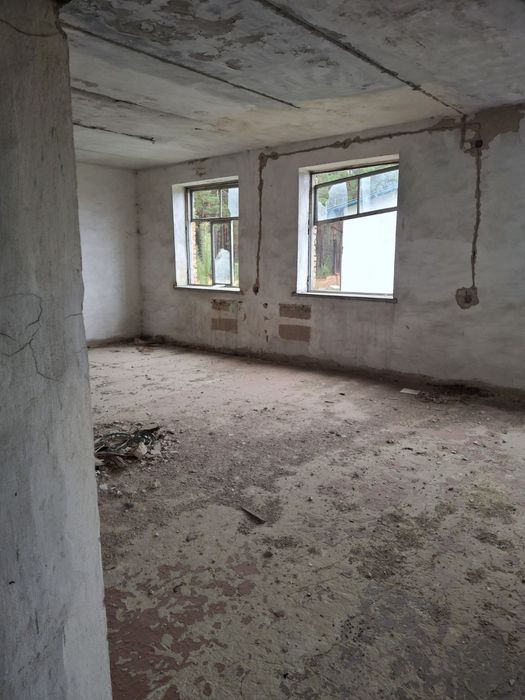 Продаж комерційного приміщення поблизу м.Кременець