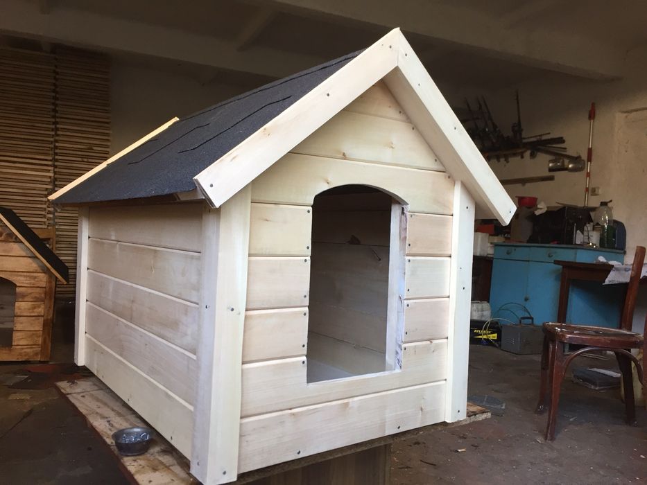 Будки утеплені та прості