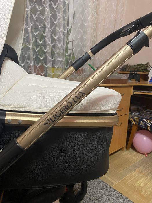 Продам стильну та комфортну коляску Ligero Lux 2в1
