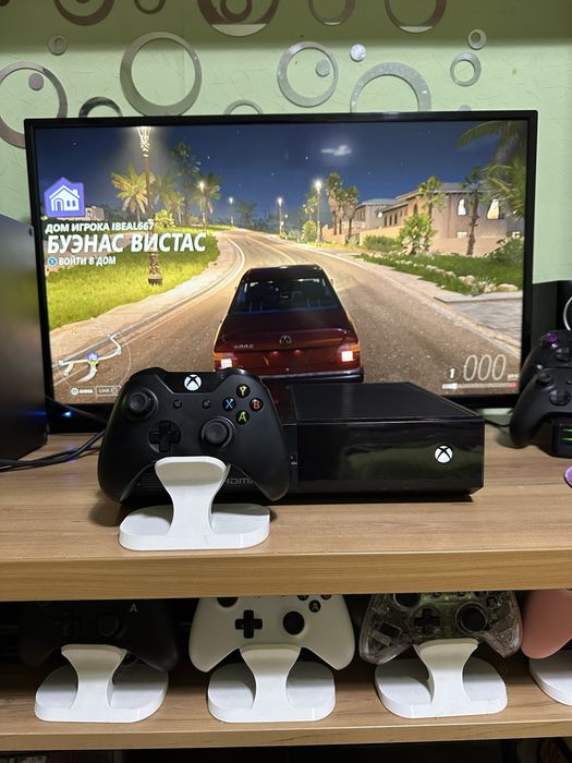 Продам XBOX One 500GB + подарок