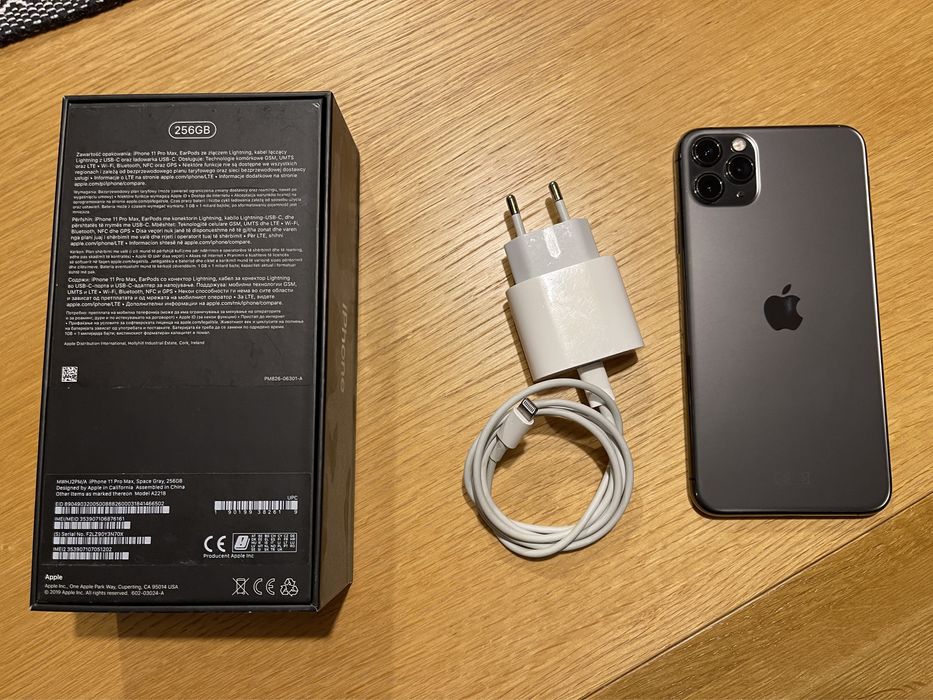 iPhone 11 pro Max 256 gb czarny super stan komplet polska dystrybucja