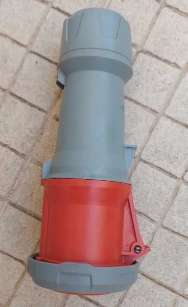 Ficha Fêmea de 63A 3PN + T