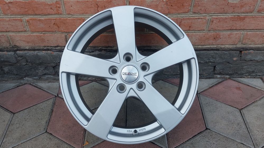 Диски Dezent R17 5x114,3 ET40 J7,0 ЦО: 71,6 мм Renault Toyota Lexus Honda Mazda Hyundai KIA Mitsubishi Nissan Jeep