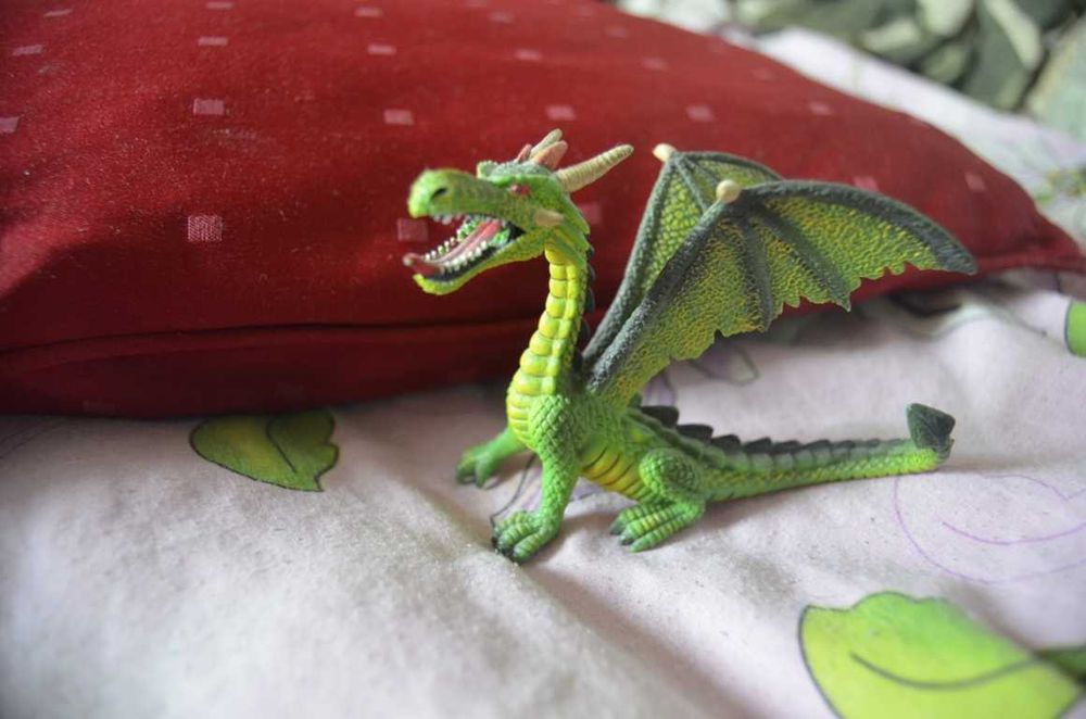 Фигурка дракон 11 см