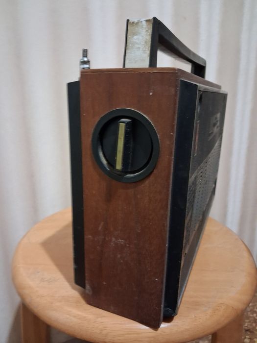 Р а  д  и  о  л л а