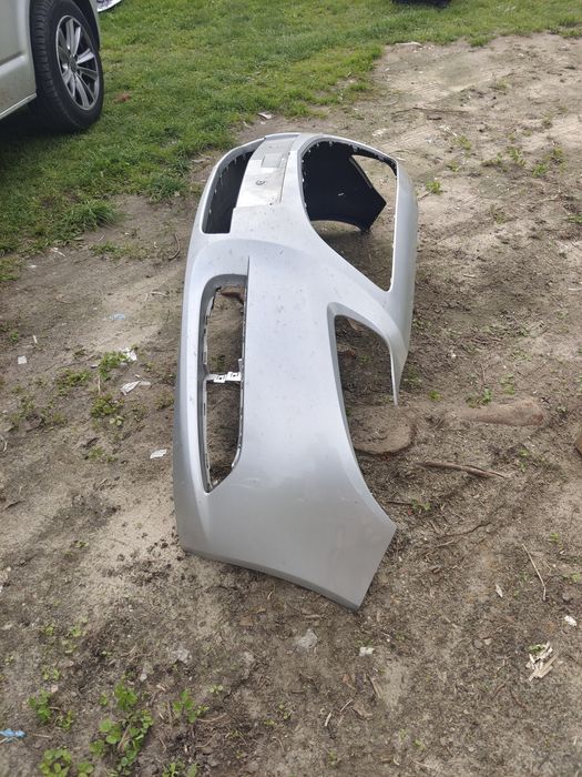 Opel Insignia A zderzak przód przedni