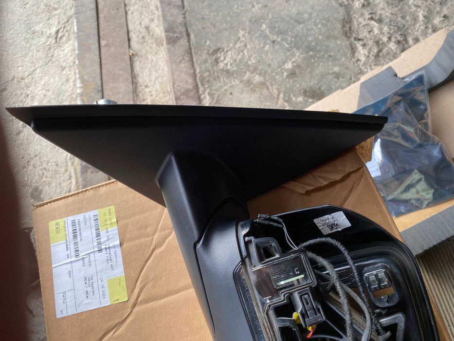 Зеркало BMW G05 складне