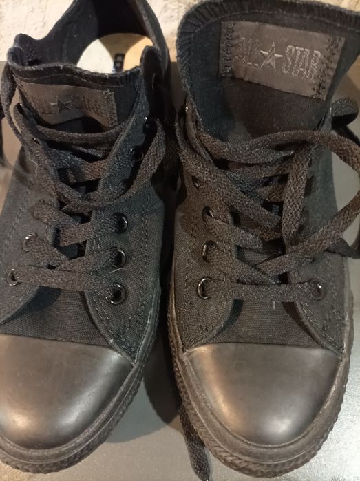 Продам кеди конверси.