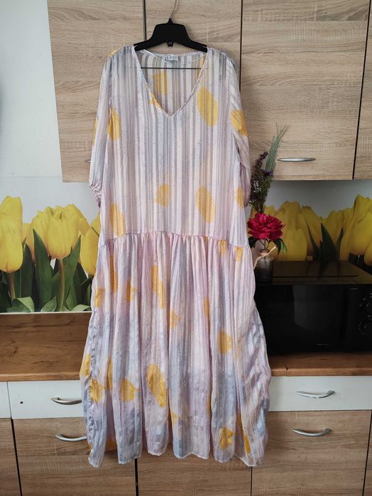 Ciekawa lekka plisowana sukienka VRS rozmiar ok 46/48 poliester