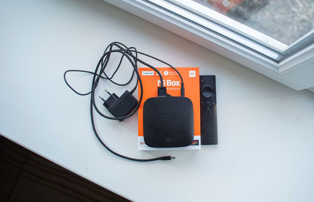 Mi Box смарт тв приставка