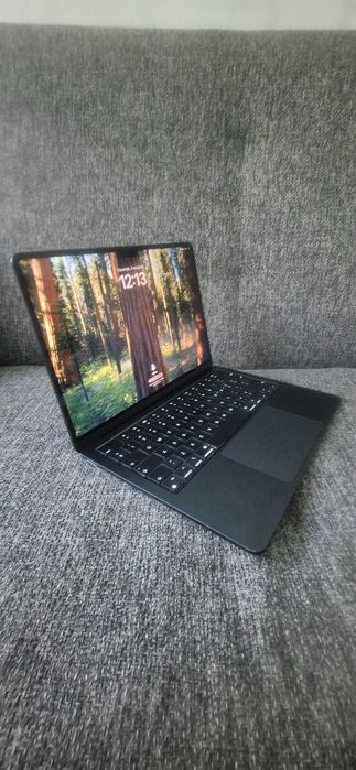 Macbook air m2 13,6 8core 8gb RAM 256gb SSD