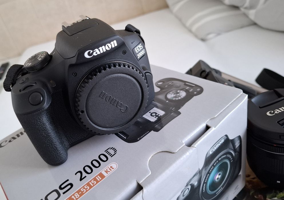 Canon EOS 2000D plus 2 obiektywy jak nowy