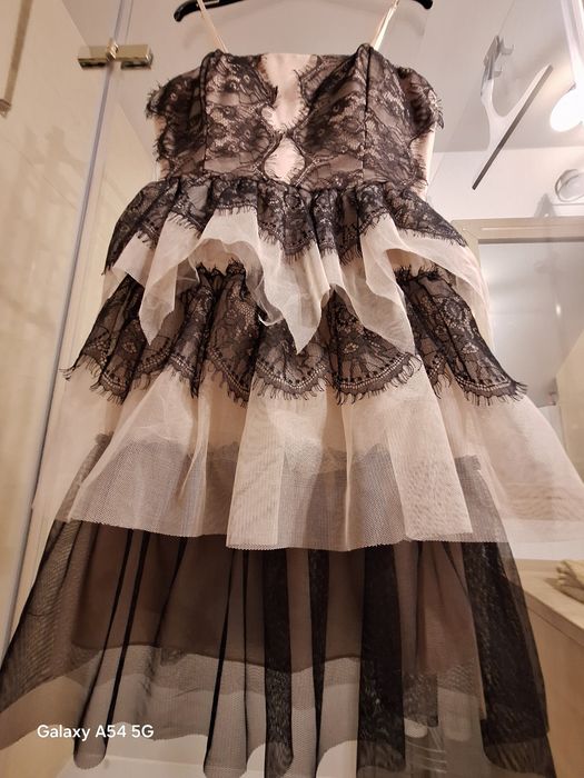 Sukienka koronkowa tiul