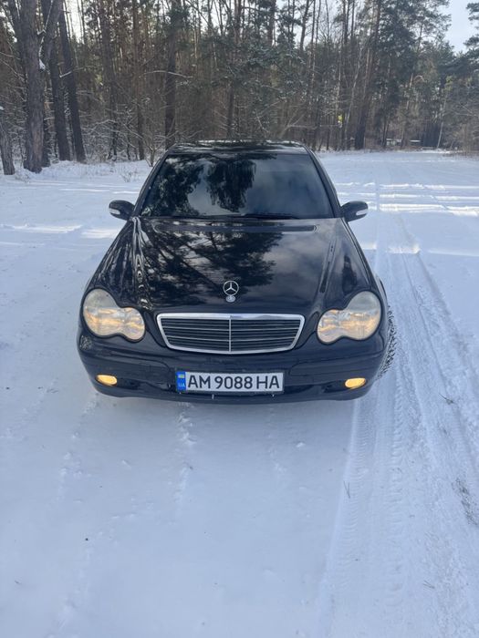 Mercedes-Benz C-Class W203 2.2 CDI. Механіка 6-ступка.Дуже економний.