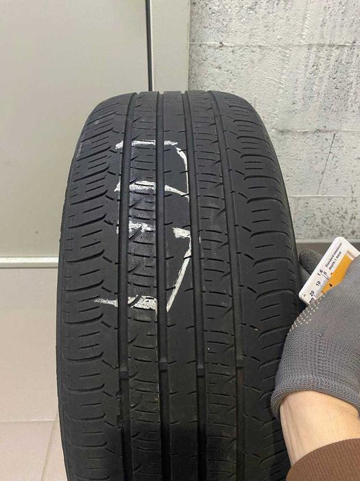 Продам шини 215/55 R18