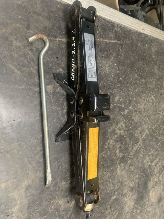 Домкрат штатний Mitsubishi