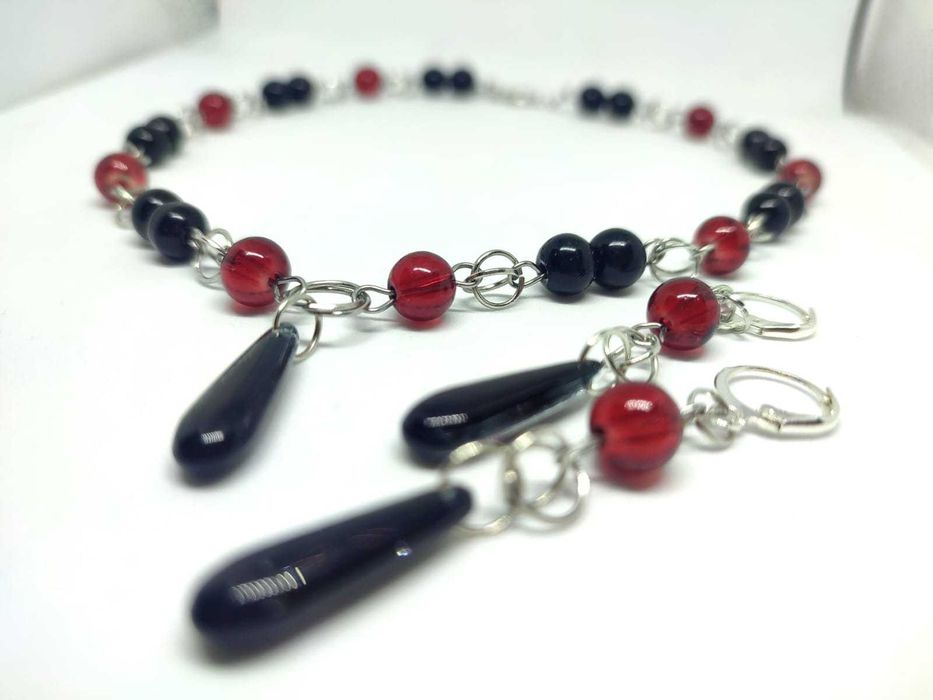 Kolczyki handmade – elegancja i trwałość z nutą wyrafinowania goth