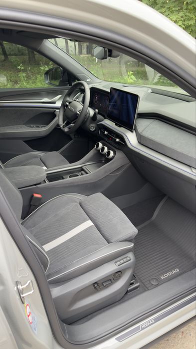 Аренда автомобиля с водителем :  почасавая аренда , трансферы , межгор