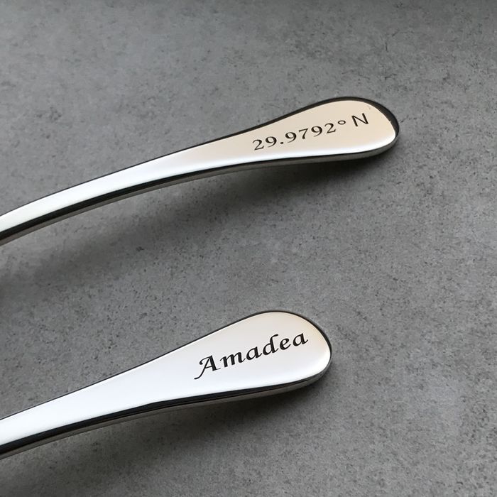 Лазерне гравіювання на ювелірних виробах, годинниках, ножах та ін.