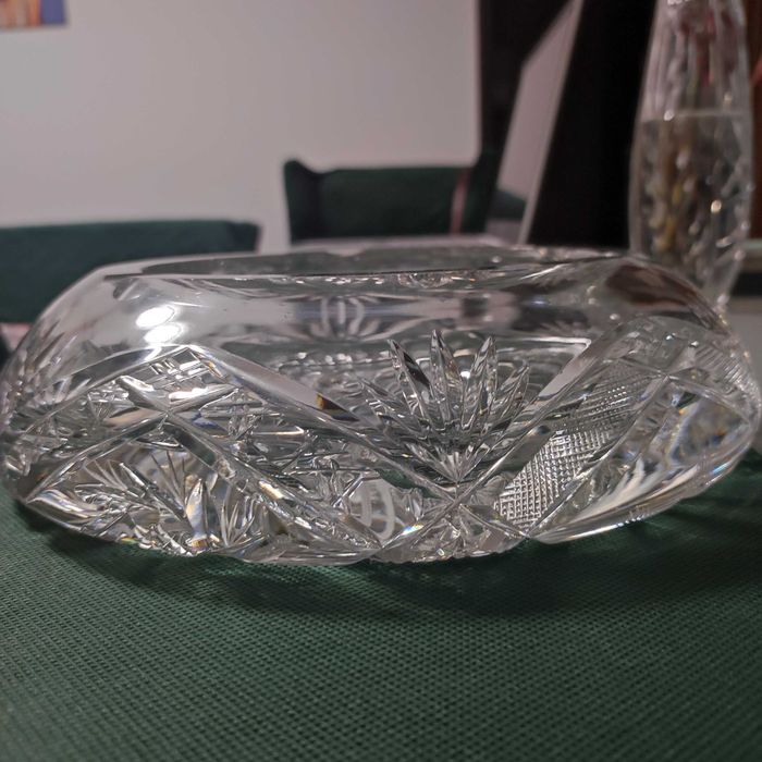 Do sprzedania unikatowe ,duże kryształy, popielnice, miski.