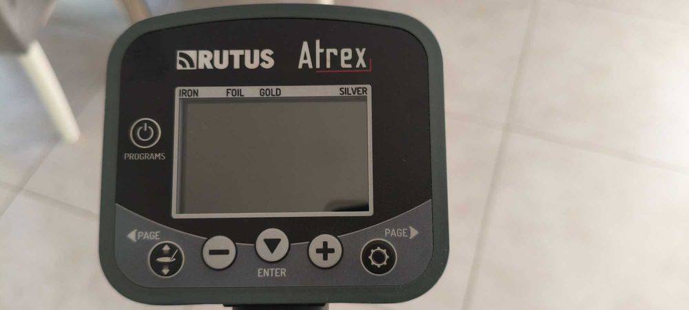 Rutus Atrex wykrywacz metali + ładowarka