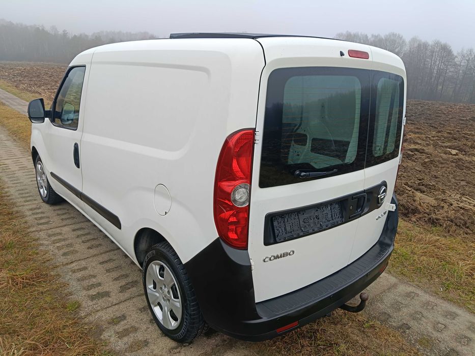 Opel combo blaszak furgon 2012 rok 1.3 CDTI klimatyzacja zdrowy