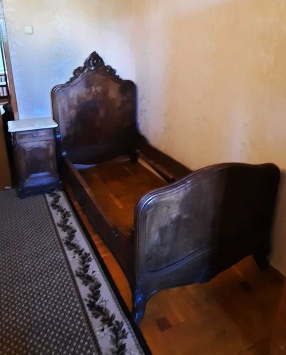 Односпальне ліжко 19 сторіччя