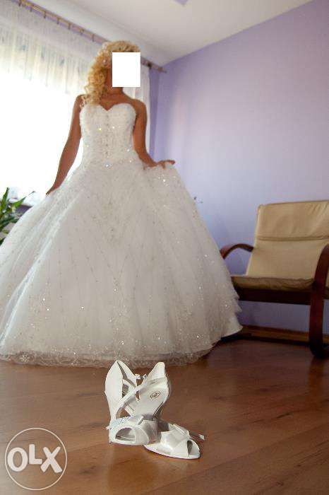 Piękna suknia DEMETRIOS 960