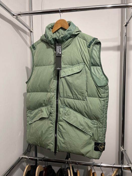 Жилетка stone island . Зелена , розмір ХЛ , оригінал . Як нова
