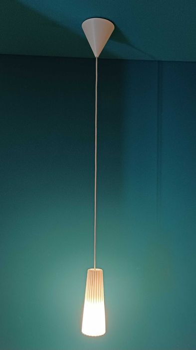 2 Candeeiros de suspensão em vidro branco