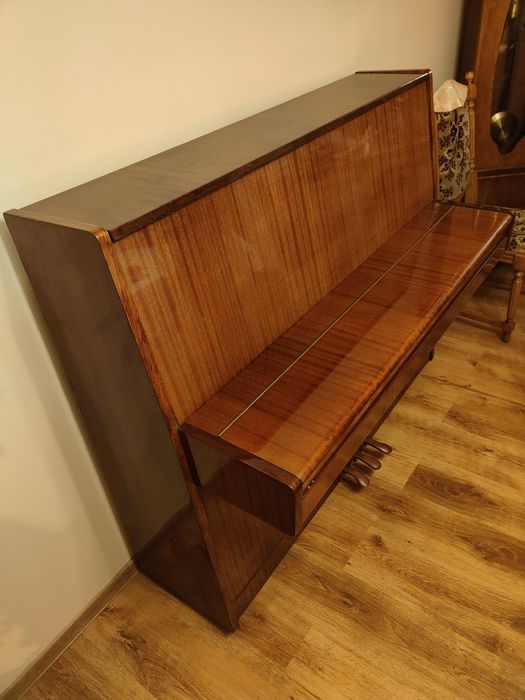 Pianino akustyczne Belarus