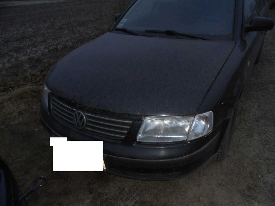 Volkswagen Passat B5 przed lift kombi kolor czarny 1.9 tdi na części