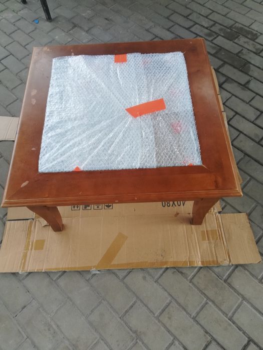 Niski Stolik z szybą