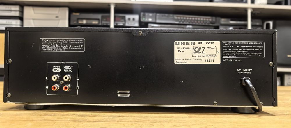 Касетний програвач Uher UCT-220