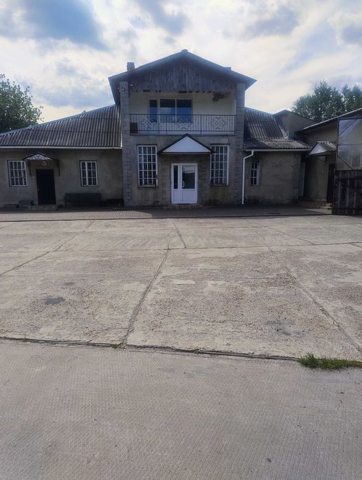 Територія, бокси для авто, складські, офісні приміщення