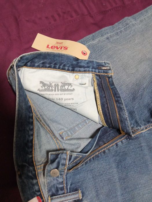 Джинсы LEVIS "32