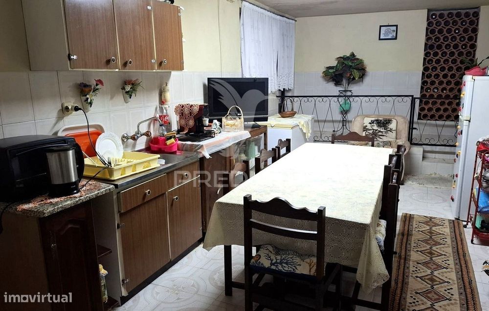 Moradia T1 pronta a Habitar com Terreno, Santos, Santarém.
